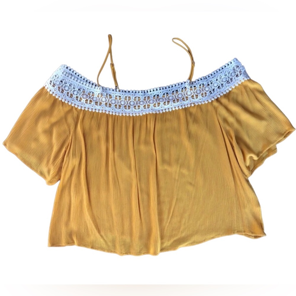 🌟3/$20 Xhilaration | Flowy Blouse with lace